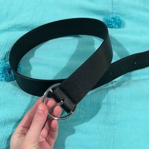 black circle belt perfect for everyday wear